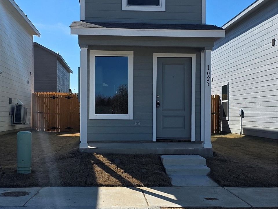1st image of 1023 Bishop Creek Dr