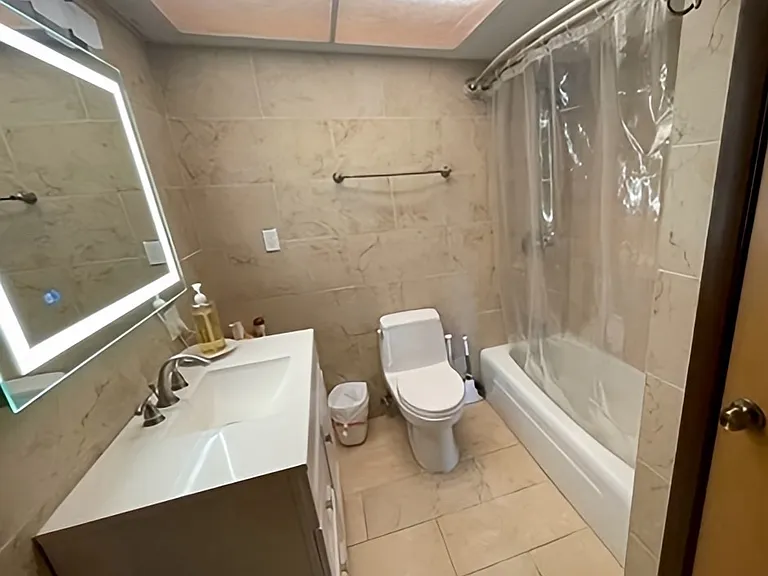 44 Broadlawn Park #18B — Photo 6