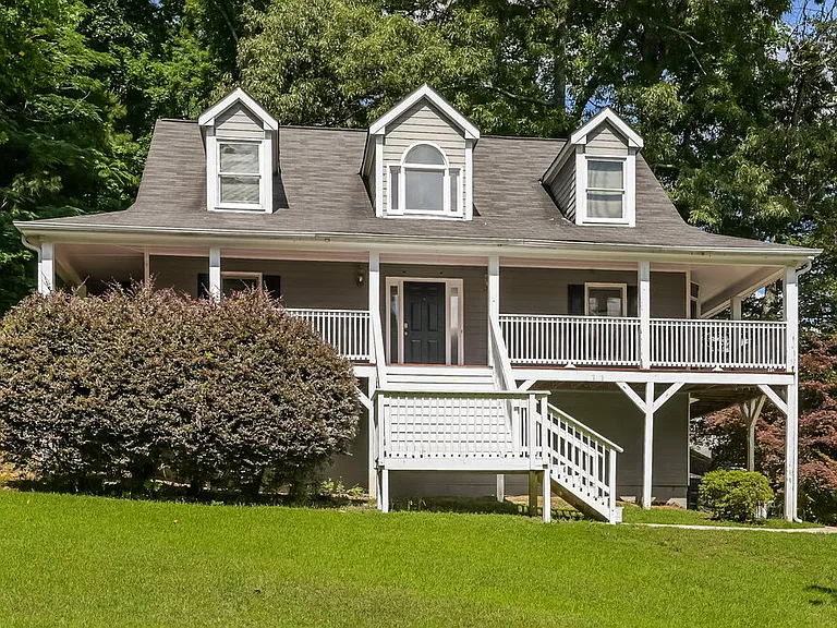 710 Maggie Mae Ln — Photo 1