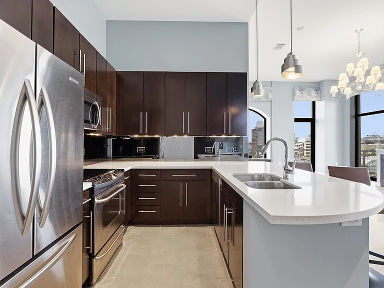 507 Sabine St #901 — Photo 5
