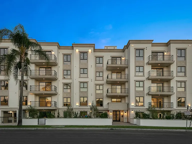 Whitworth Dr — Photo 2