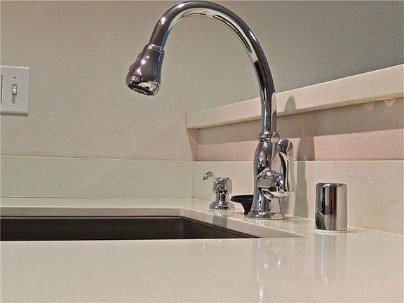 5th image of 425 Vine St APT 311