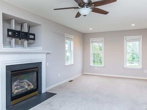 3rd image of 6325 Rolling Lawn Ct