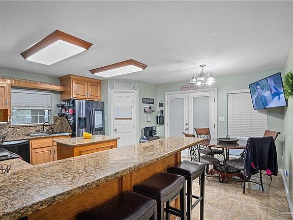 4th image of 2705 N Alamo Rd