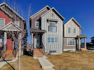 310 S Savanna Ter NE, Calgary, AB T3J 2J7