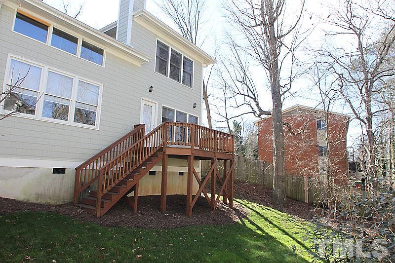 2nd image of 222 Columbia Pl W #A