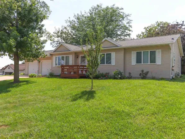 2322 27th St SW, Cedar Rapids, IA 52404
