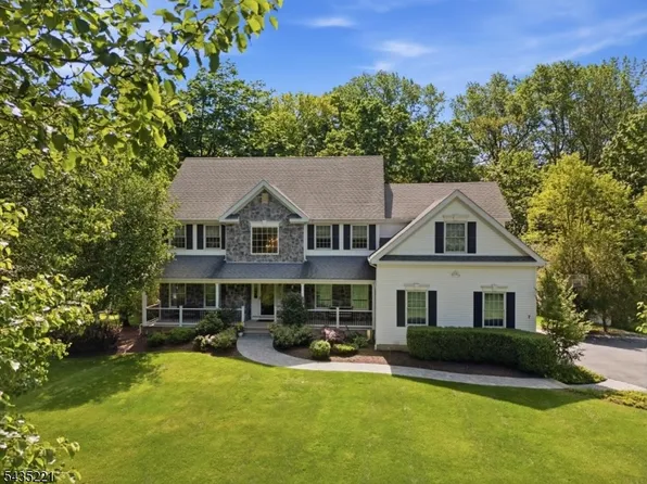 7 Natures Ct, Mount Olive Twp., NJ 07836