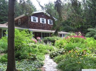 18 Partridge Ln, Stephentown, NY 12168