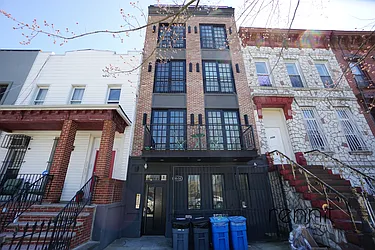 Rented by Rennit Inc.