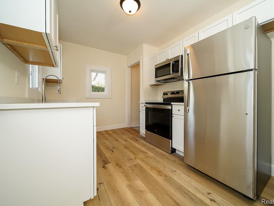 569 E Coy Ave, photo 20
