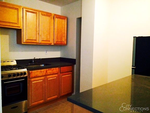 4th image of 19 Hamilton Ter APT 1E