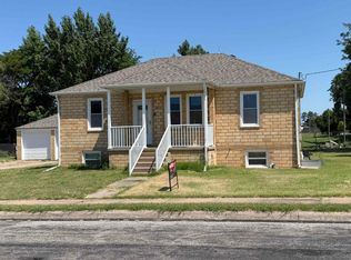 801 8th St, Victoria, KS 67671