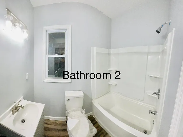 Reynolds Ave — Photo 8