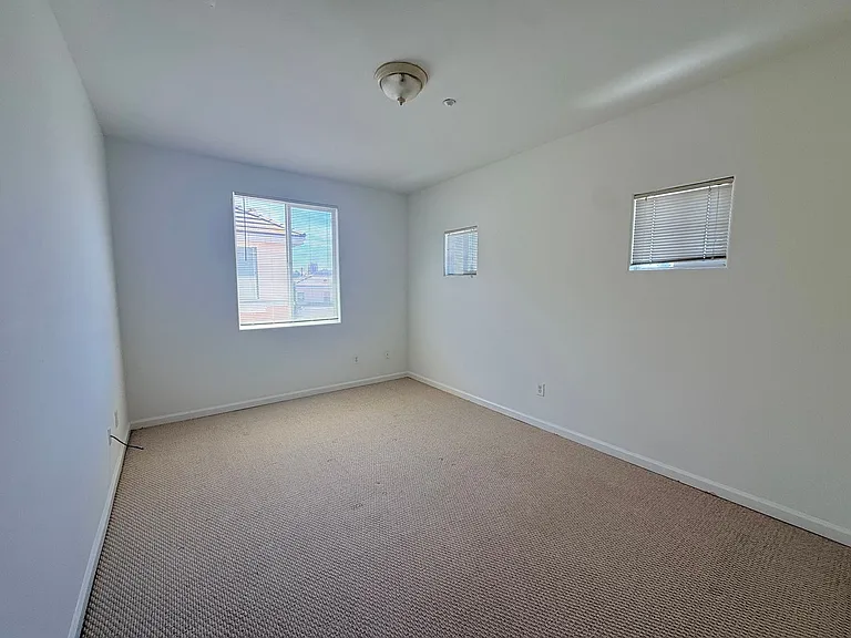 3317 Del Mar Ave — Photo 15