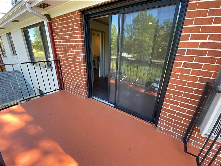 125B Clubhouse Dr SW #11 — Photo 11