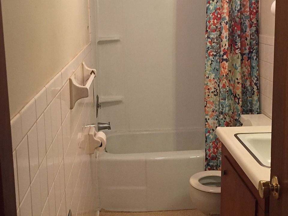 Apt 3 Bathroom