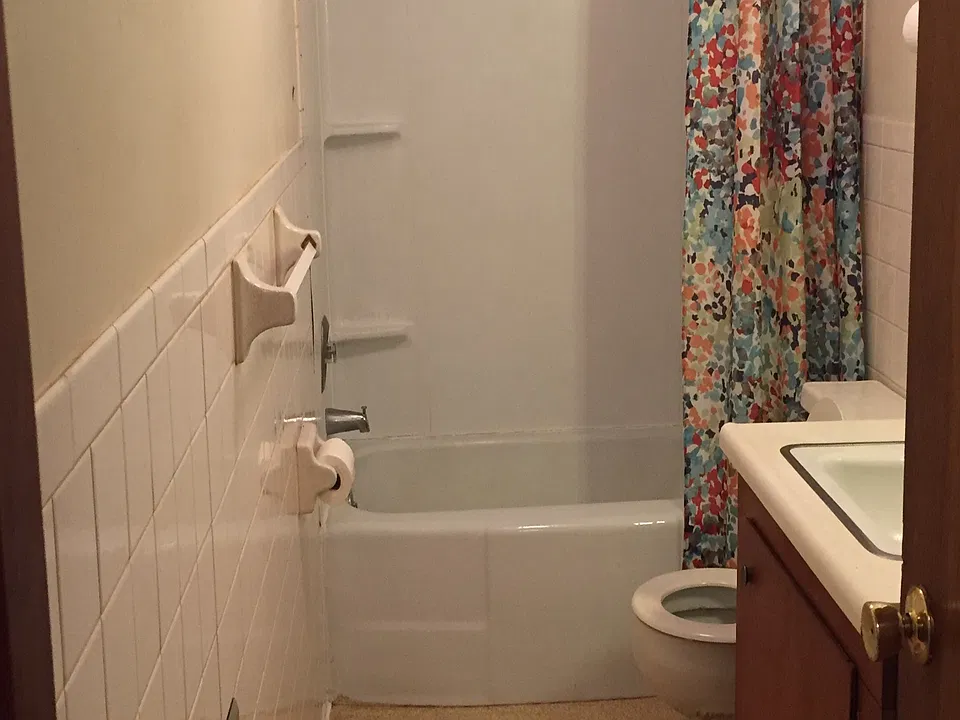 Apt 3 Bathroom