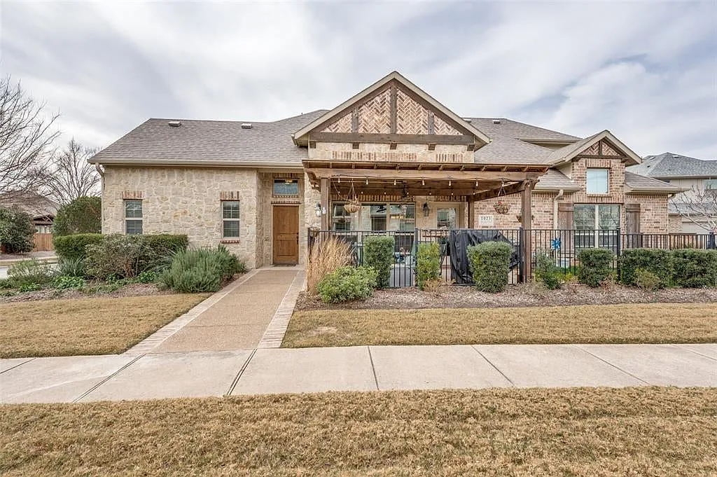 3 bed, 3.0 bath, 2094 sqft, $3,100 — Photo 1