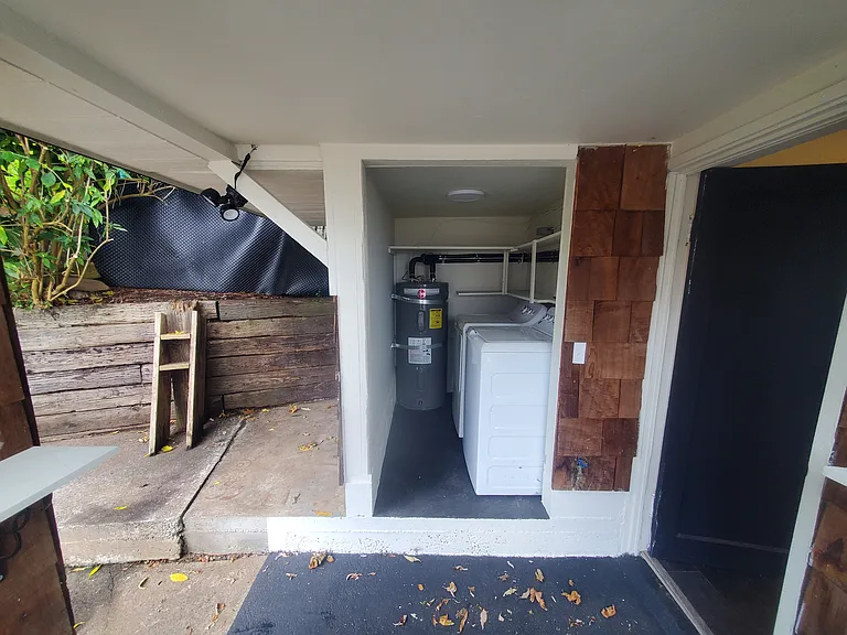 593 Rivington Ave — Photo 8