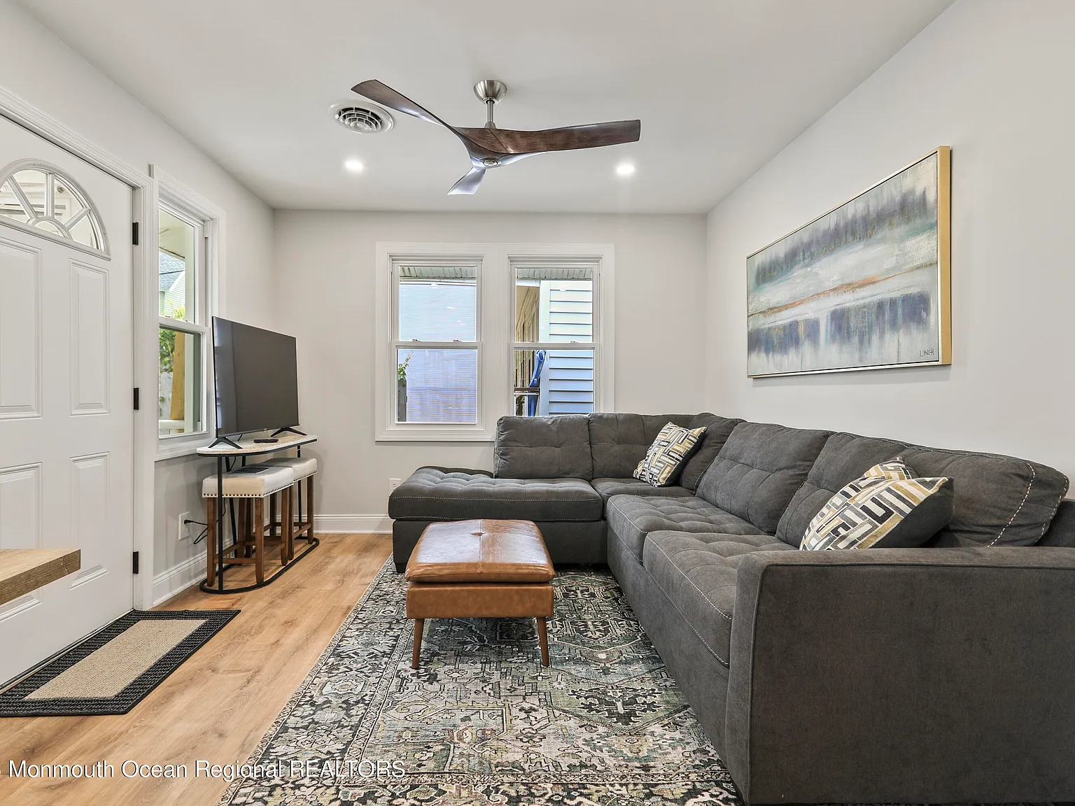 3 bed, 650 sqft, $2,400 — Photo 4