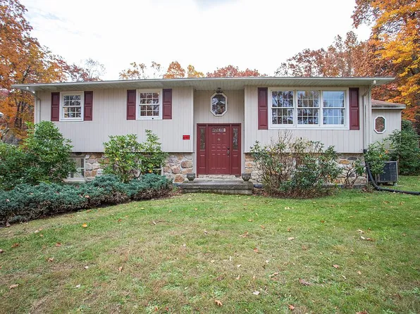 458 Dark Hollow Rd, North Tazewell, VA 24630