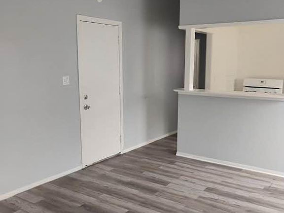 2nd image of 441 W Cowles St #441