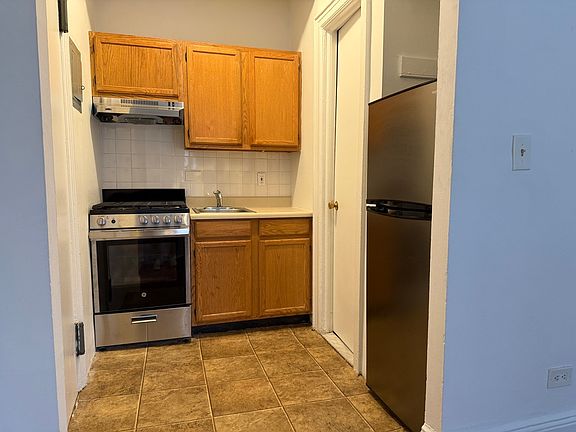 4th image of 1028 2nd Ave APT 3F