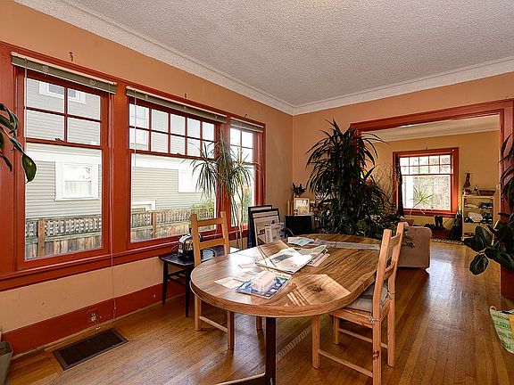 4th image of 4544 Latona Ave NE