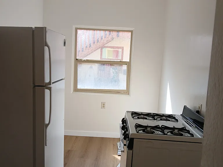 2922 Upshur St — Photo 11