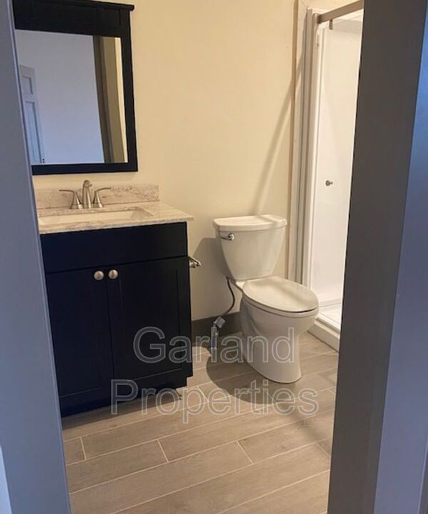 1st image of 821 Salem Ave SW #201