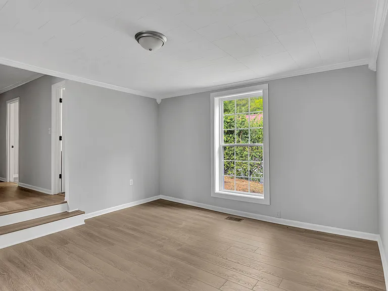 509 W Bell Ave — Photo 16