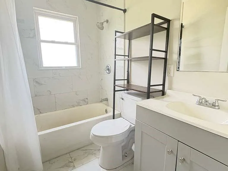 7507 Edenroc Ln — Photo 8