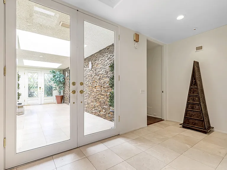 6 Colgate Dr — Photo 5