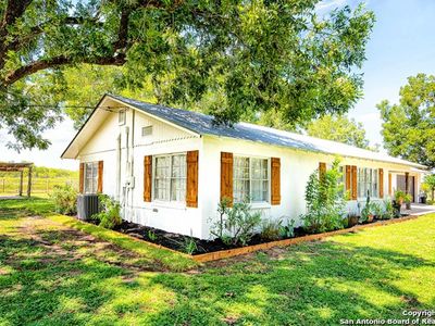 916 State Highway 132 S, Devine, TX, 78016