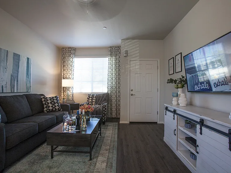 San Mateo Townhomes — Photo 7