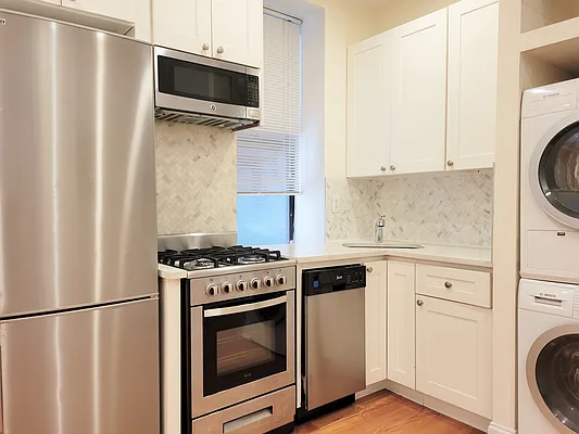 Rented by Compass | media 9