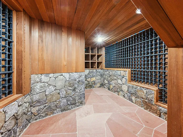 1090 Bart Rd — Photo 8
