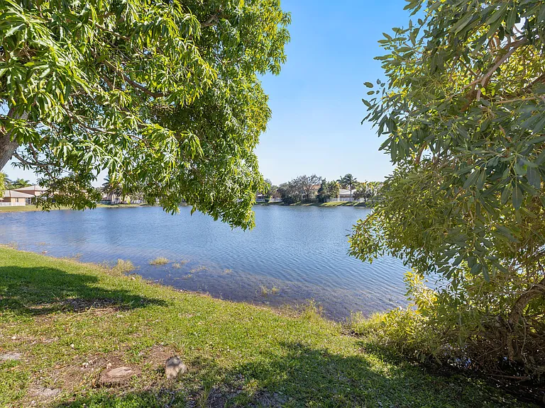 3800 Woodfield Dr — Photo 40