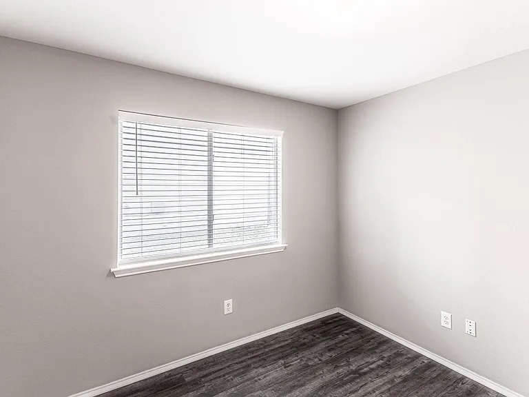180 Onyx Lake Dr — Photo 13