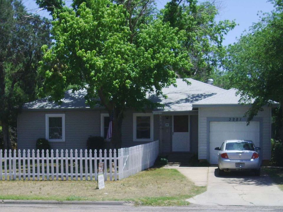 picket fence, frnt yard