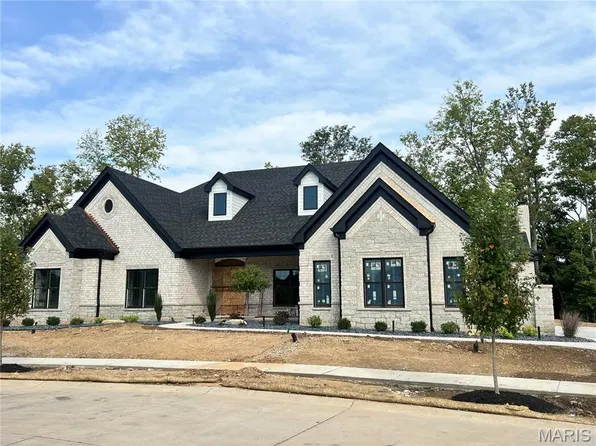 753 Silver Buck Ln, Chesterfield, MO 63005