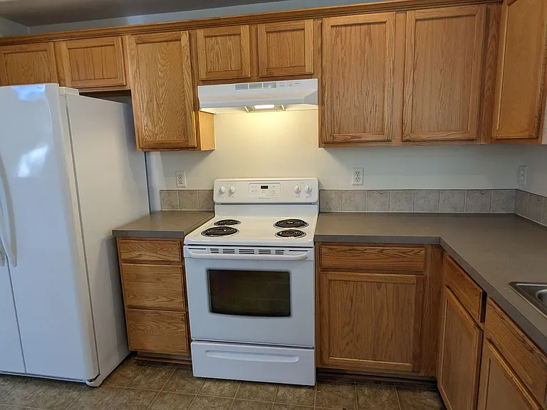 Halsey East Townhomes — Photo 274