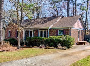 6821 River Hills Dr, Greensboro, NC 27410