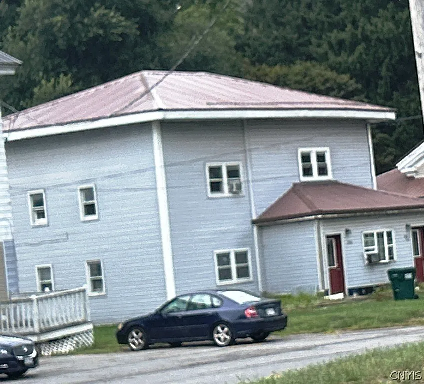 2 bed, 1.0 bath, 1056 sqft, $1,200 — Photo 1