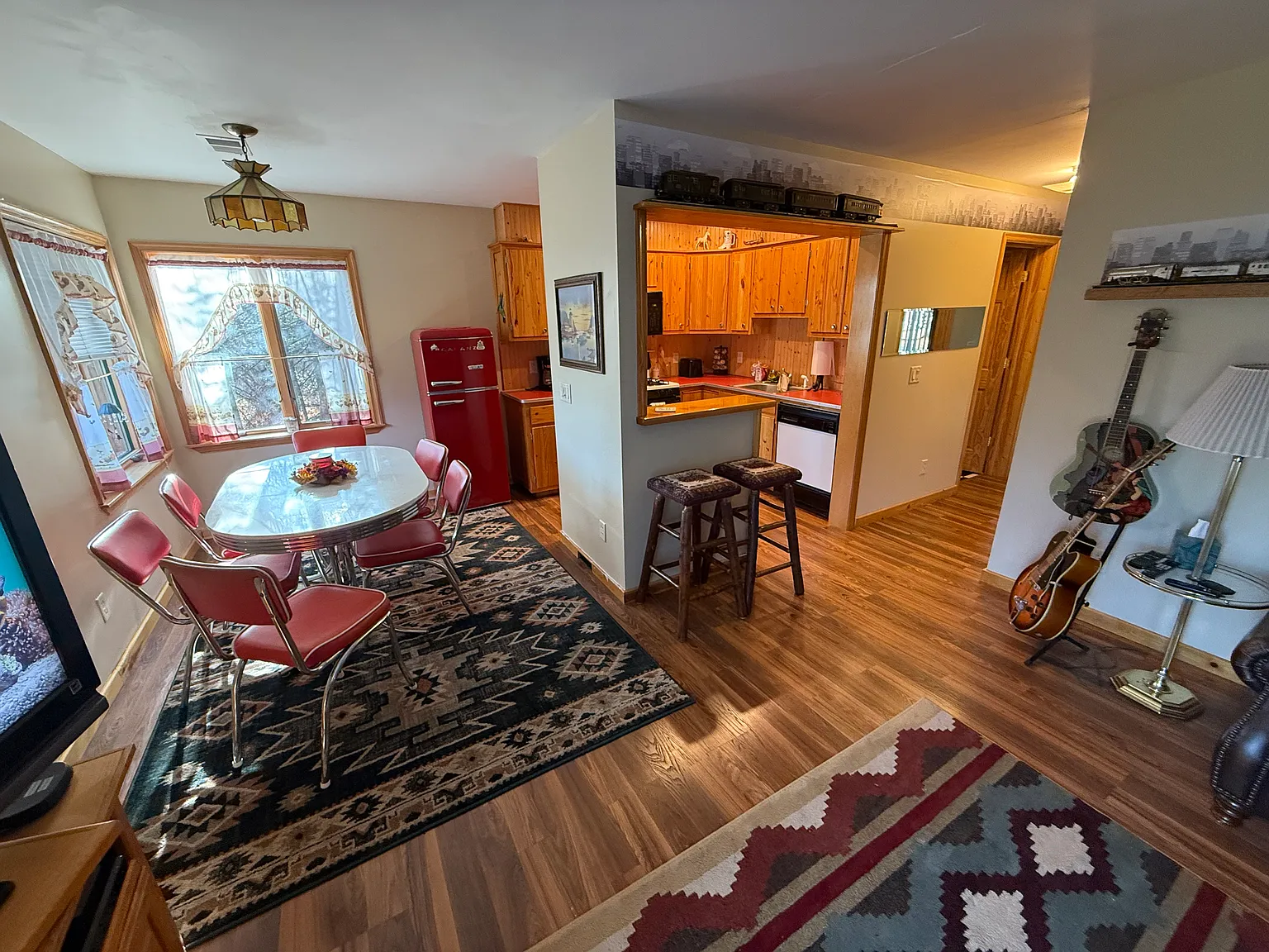 1 bed, 950 sqft, $1,800 — Photo 4