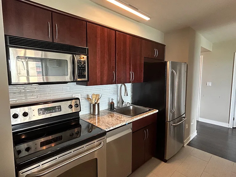 3100 N Lake Shore Dr #1212 — Photo 10