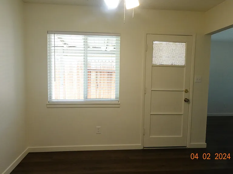 3724 Elkhorn Blvd — Photo 4