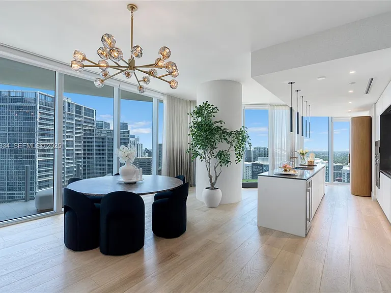 300 Biscayne Boulevard Way #4707 — Photo 1