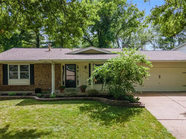 544 Blazedwood Dr, Ballwin, MO 63021